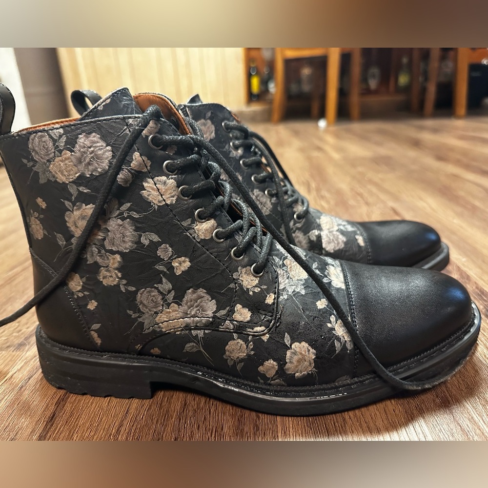 Floral design boots